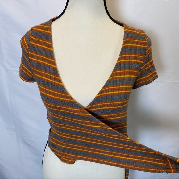Urban Outfitters Project Social T Women’s Bailey Top Medium Wrap Cross Over Crop - Picture 8 of 11